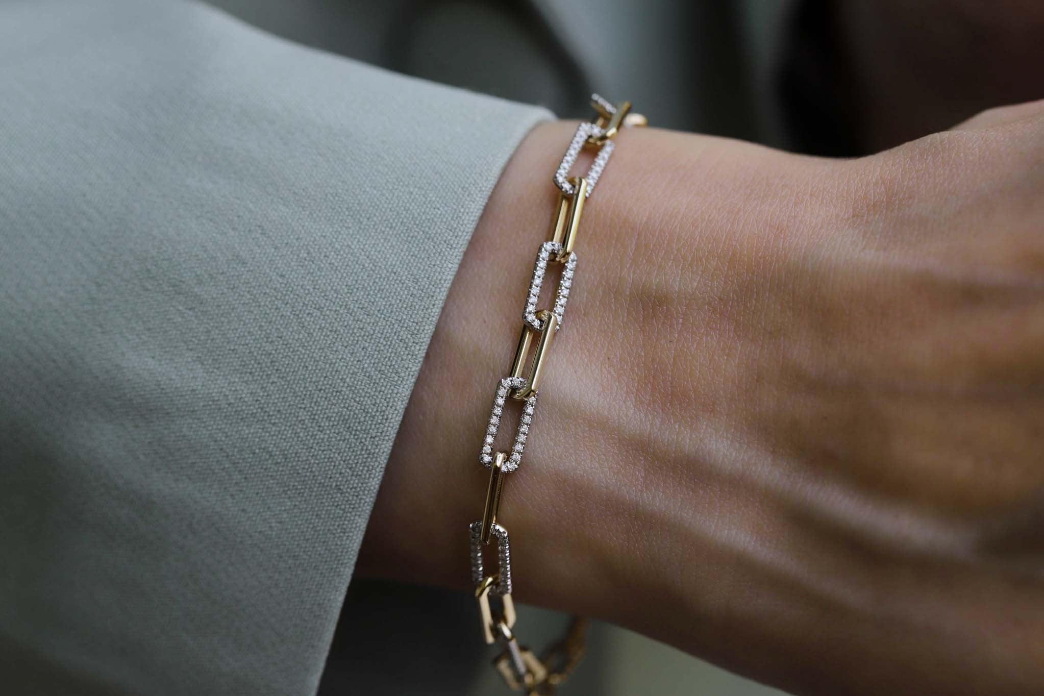 Mars Dia Bangle