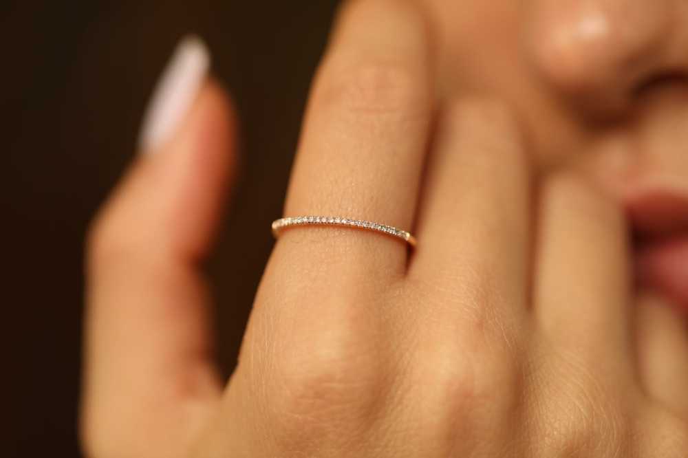 Round Thin Diamond Ring