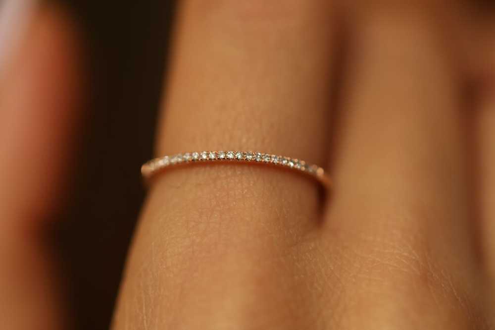 Round Thin Diamond Ring