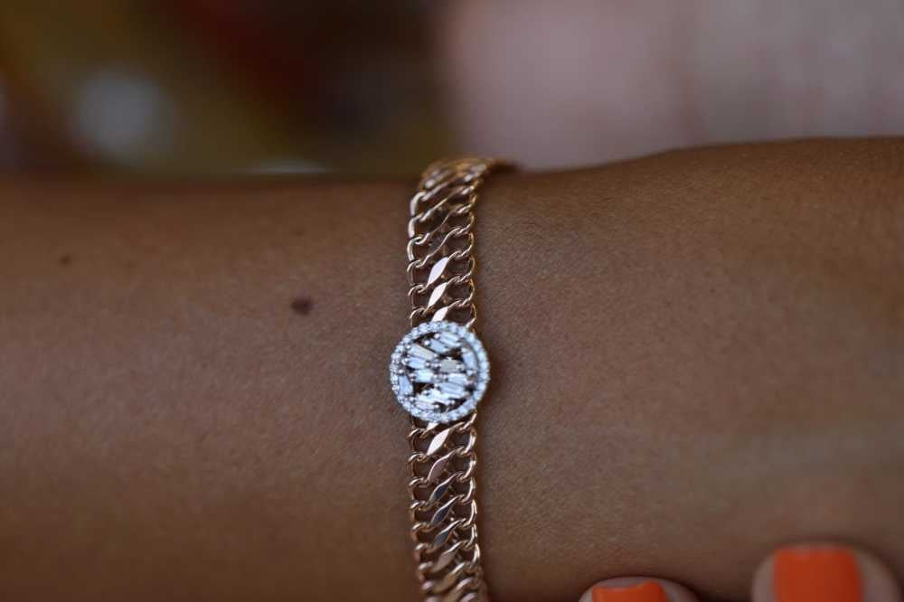 Round Baguette and Straw Chain