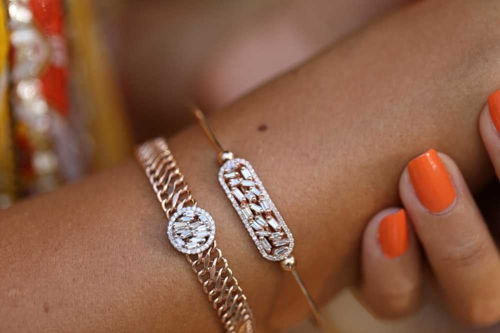 Round Baguette and Straw Chain