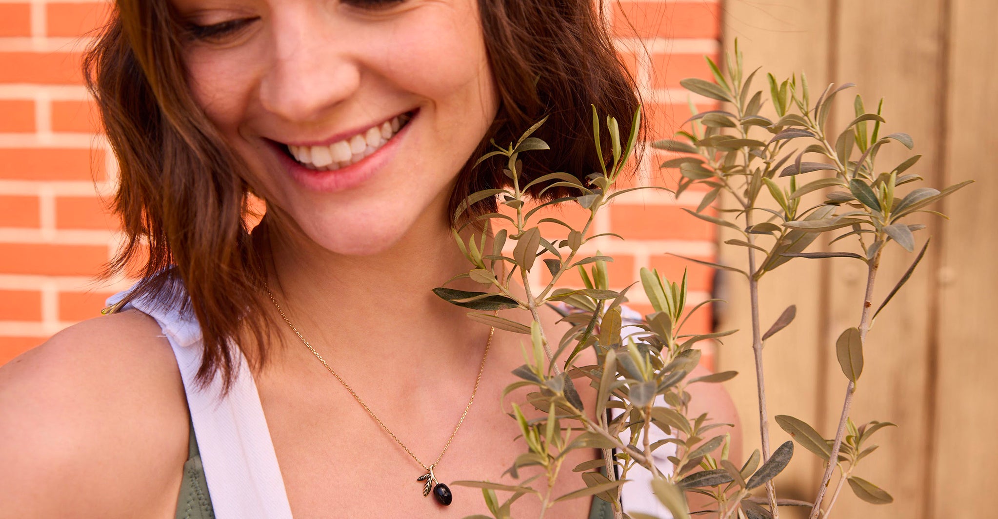 Shaded Green Necklace