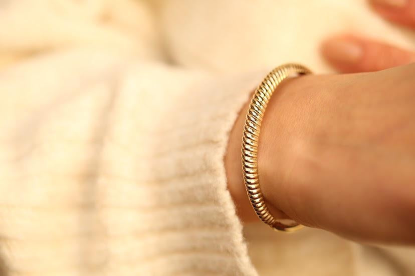 Mon Cher Bangle