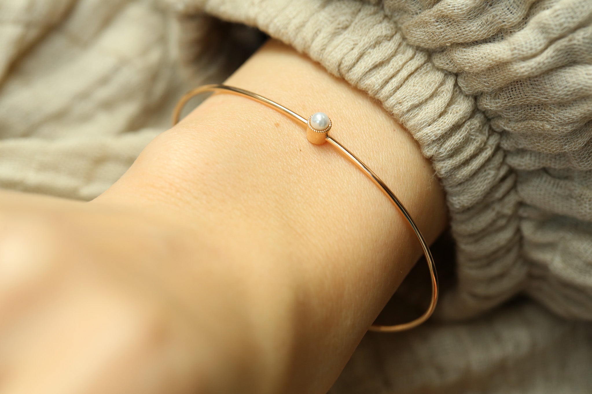 Thin Pearl Bangle