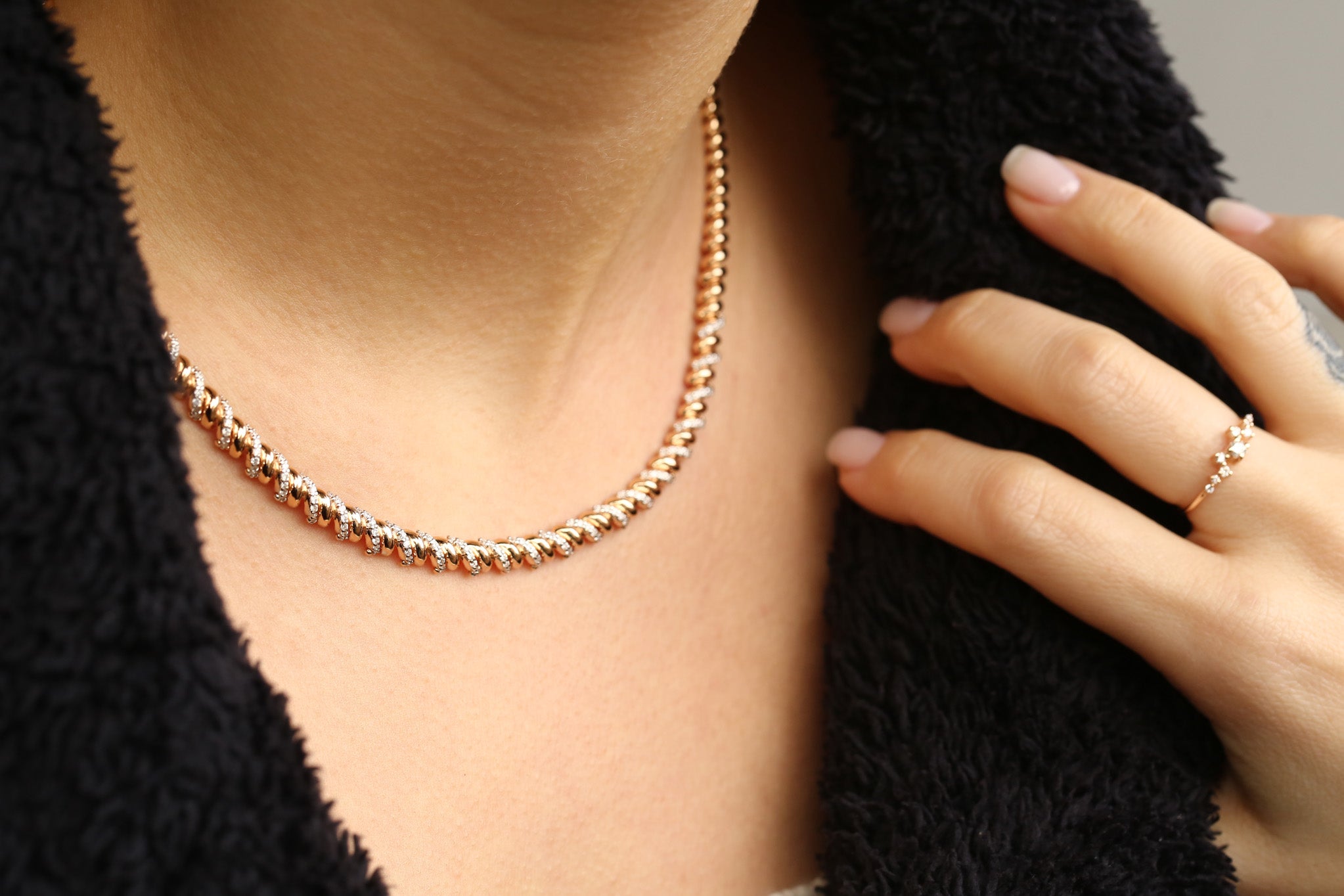 Spaghetti White Necklace