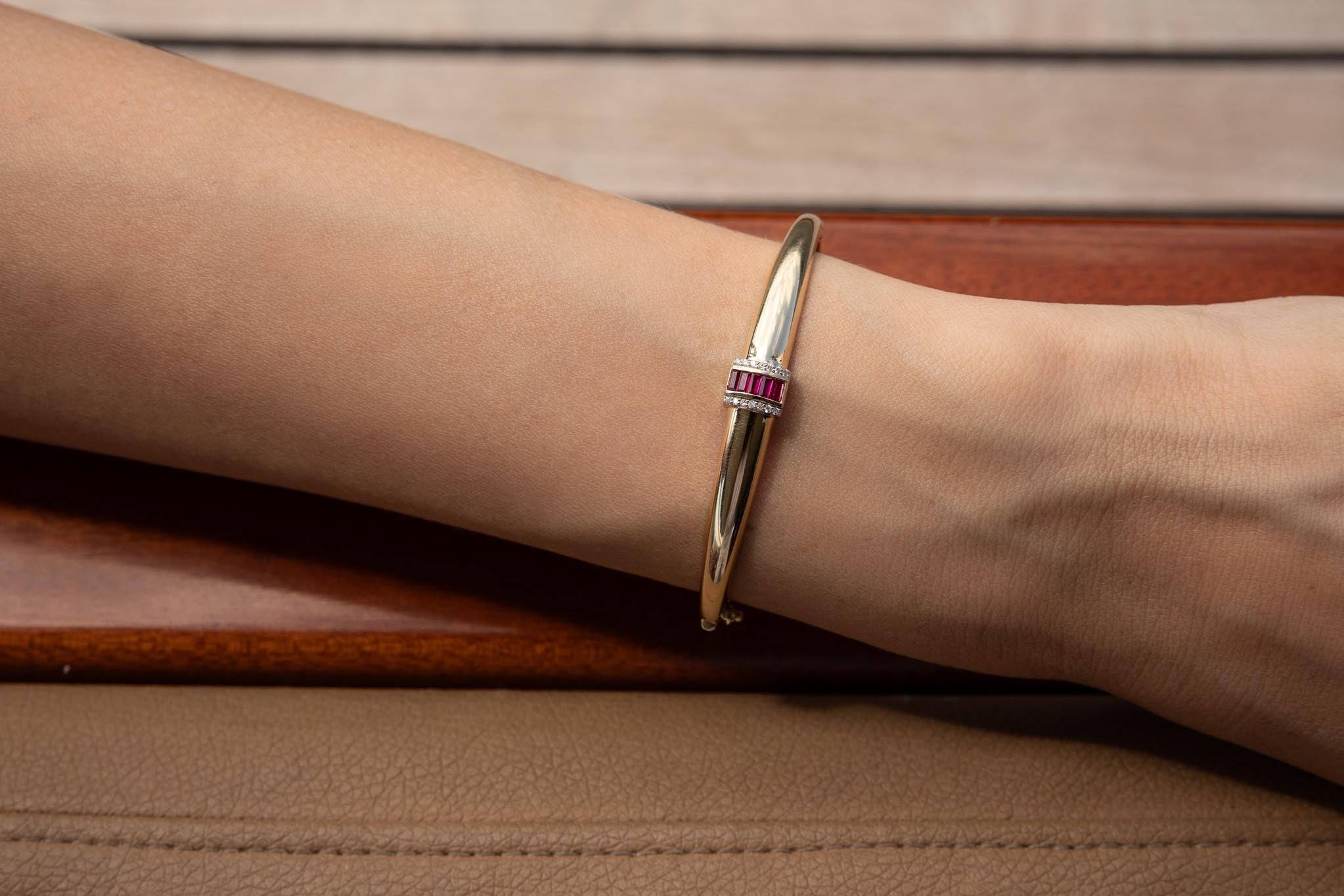 Scarlet Bangle
