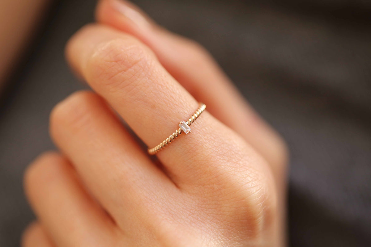 Mini Baguette Twist Sleeve Ring