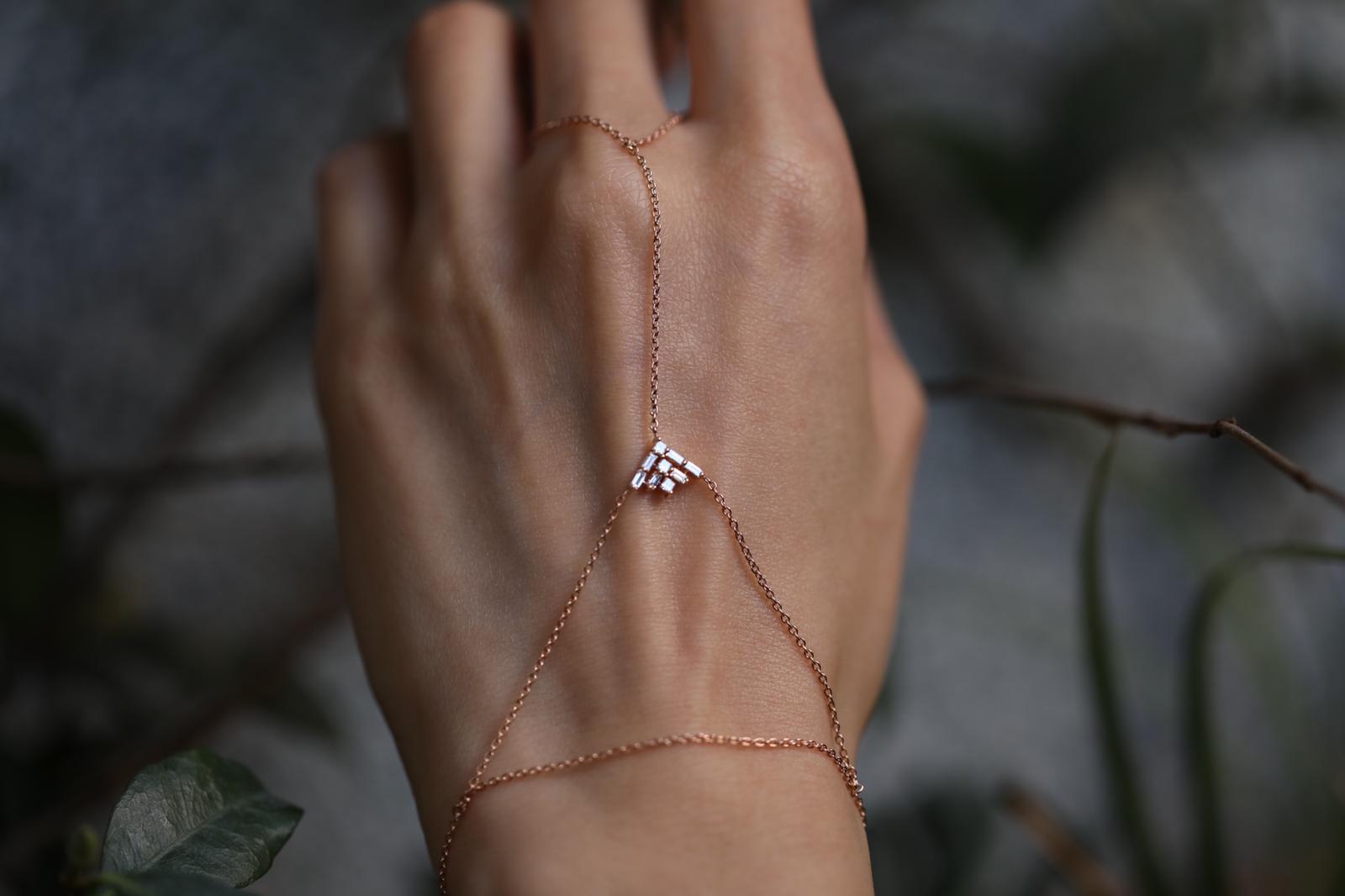 Pars Hand Chain