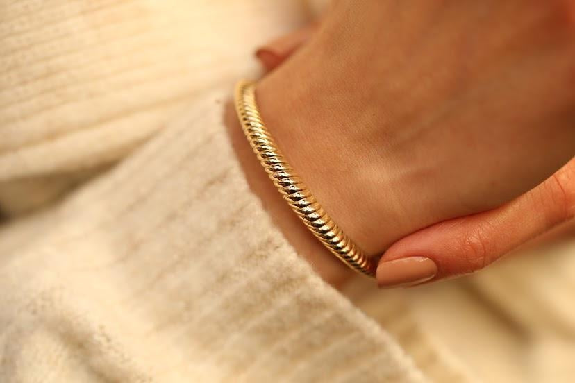 Mon Cher Bangle
