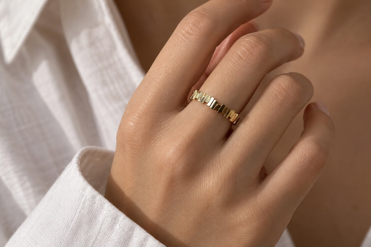 Thin Zig Zag Ring