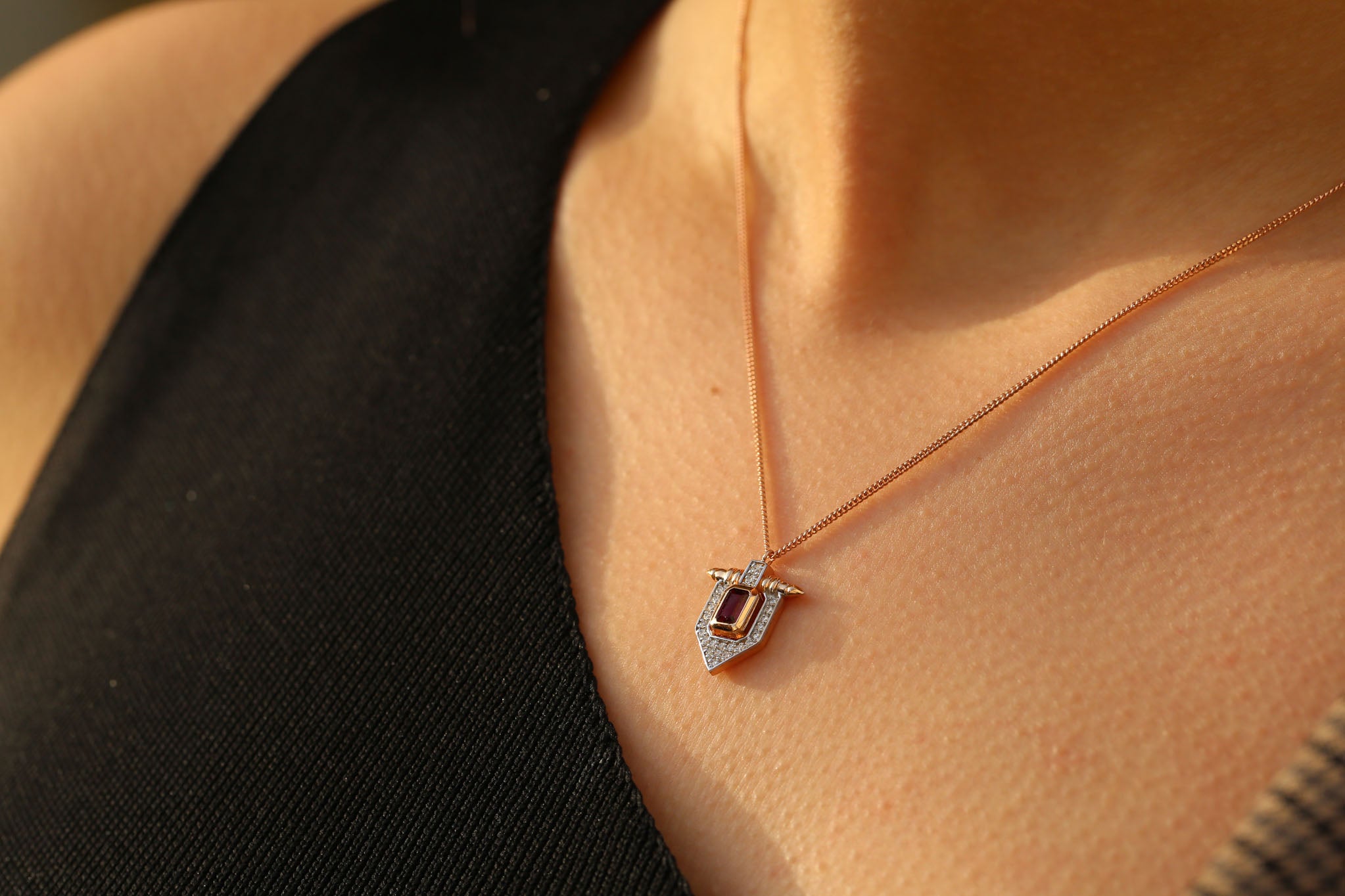 Prego Arma Necklace