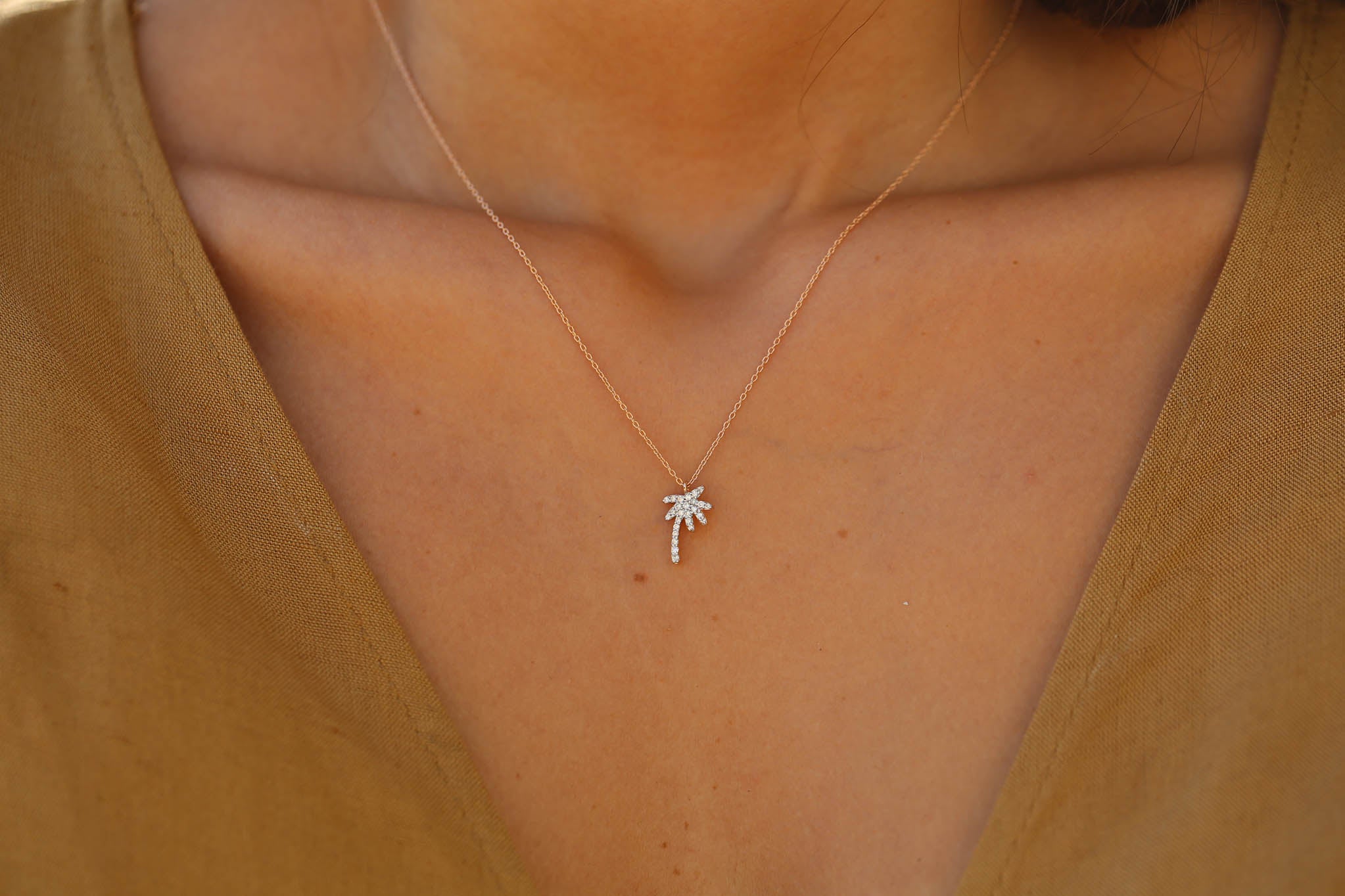Prego Palm Necklace